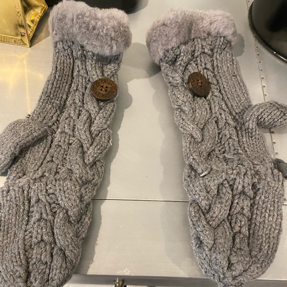 Ugg Gloves - image 1